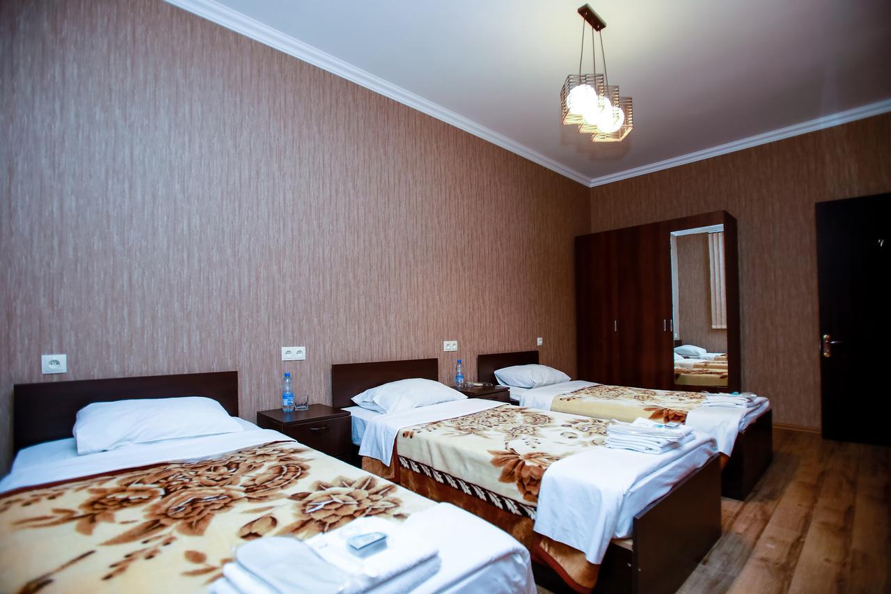 Hotel 4You Tbilisi Esterno foto